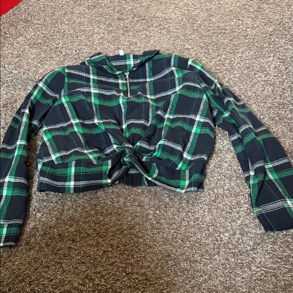 Rue21 Green and Black Plaid Crop Top